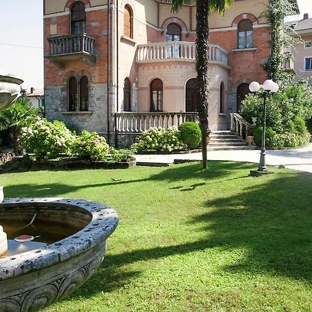 Villa Belvilla By Oyo Melina Desenzano del Garda